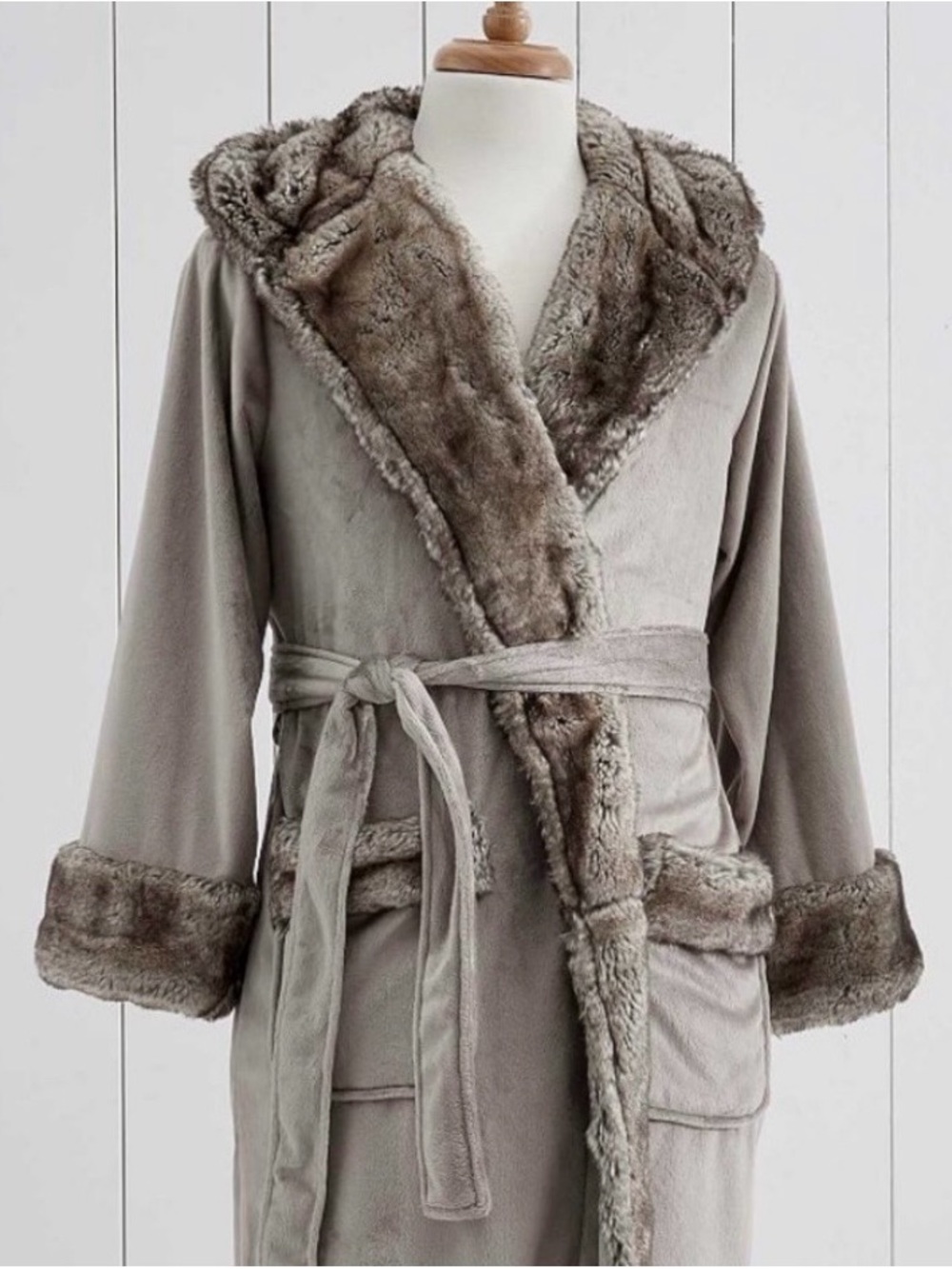 Pottery Barn Robe Luxury Plush Hooded Faux-Fur Trim - Taupe small/medium